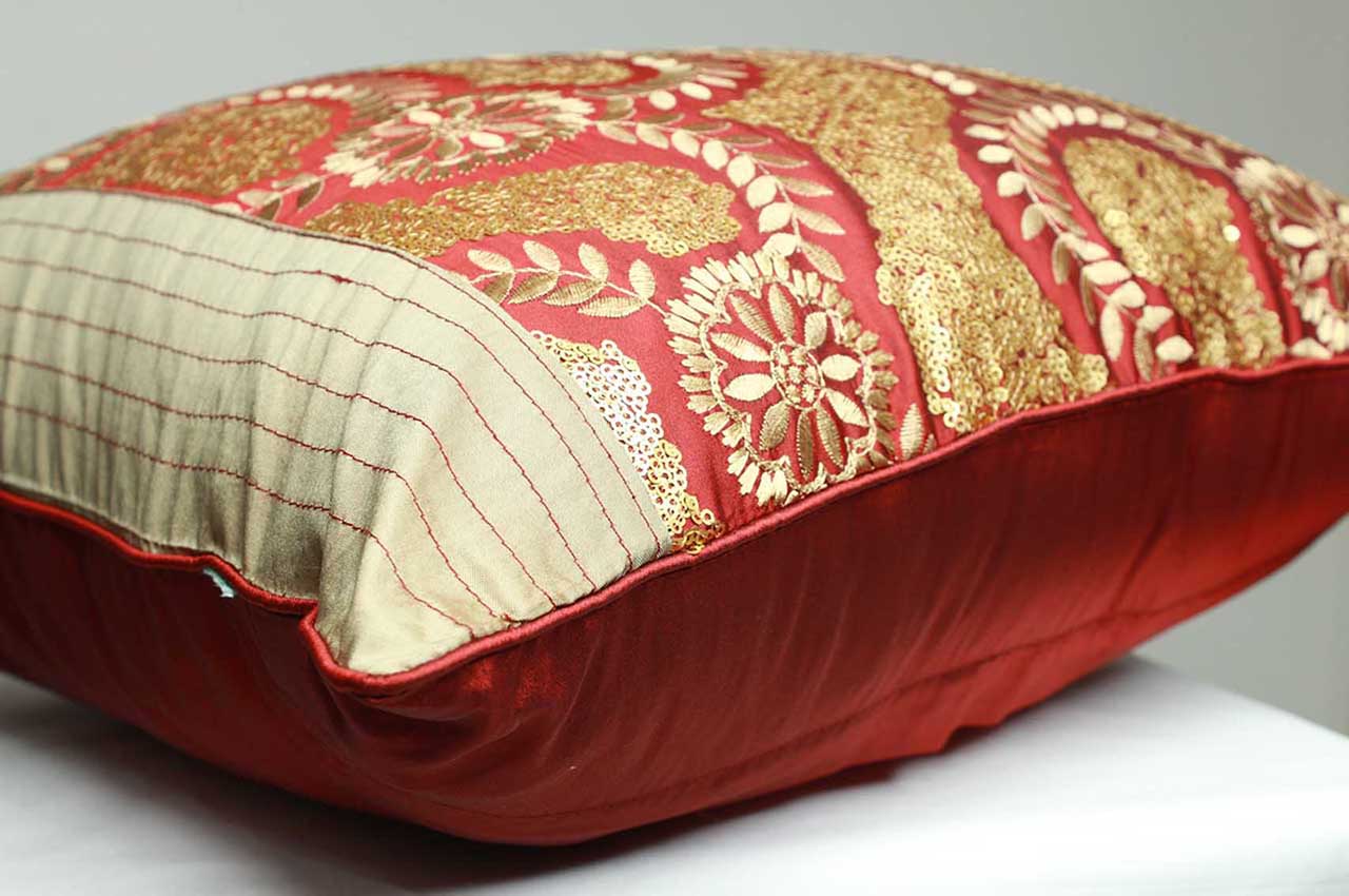 Floral Foil Print Cushion 1 Pc